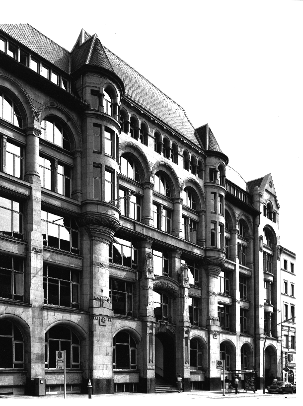 Frontalansicht des alten Kl&ouml;pperhauses (Abb. aus: Meyer-Veden, Hans und Hipp, Hermann: Hamburger Kontorh&auml;user, 1988, S. 69) 